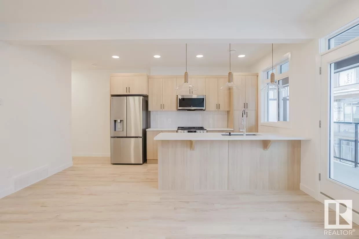 Row / Townhouse for rent: #17 16231 19 Av Sw, Edmonton, Alberta T6W 5C6