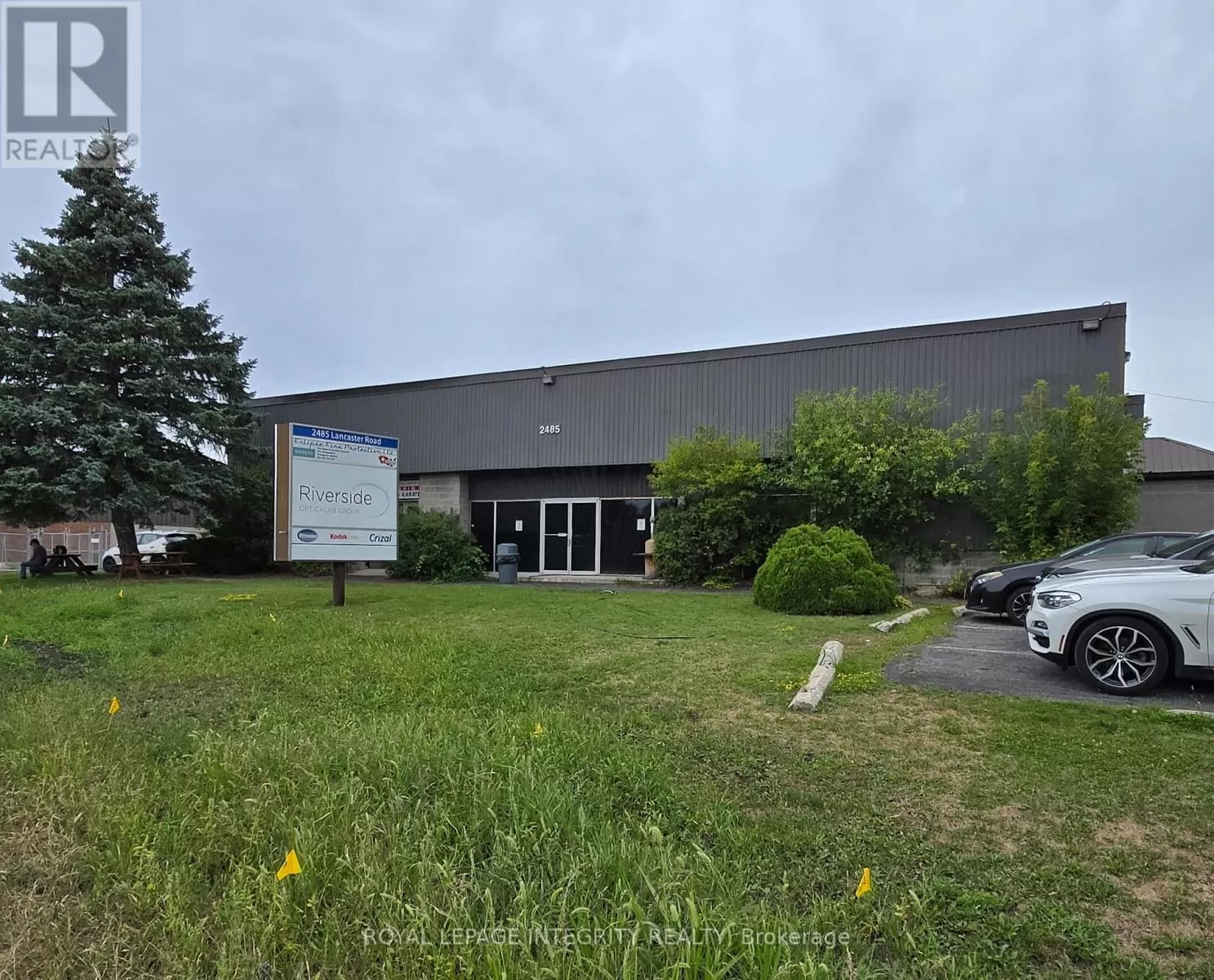 17 & 18 - 2485 Lancaster Road, Ottawa, Ontario K1B 5L1