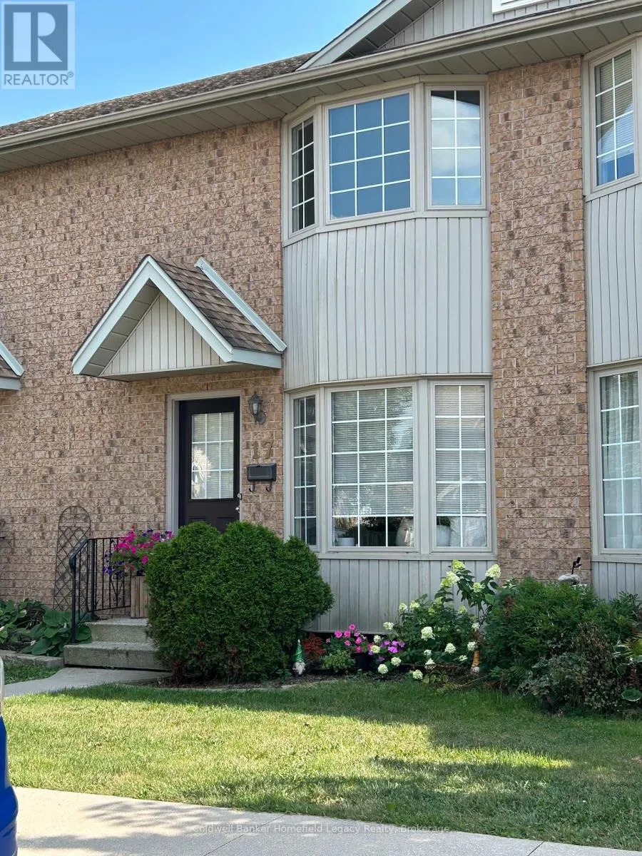 Row / Townhouse for rent: 17 - 20 Southvale Road, St. Marys, Ontario N4X 1E9