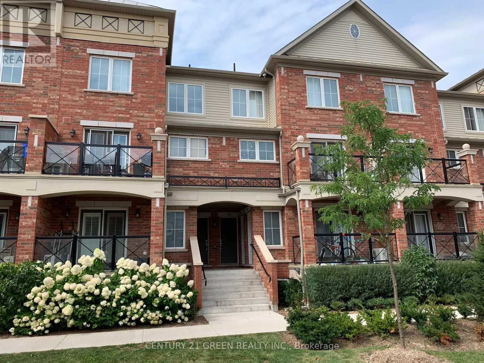 Row / Townhouse for rent: 17 - 2500 Post Road, Oakville, Ontario L6H 0K1