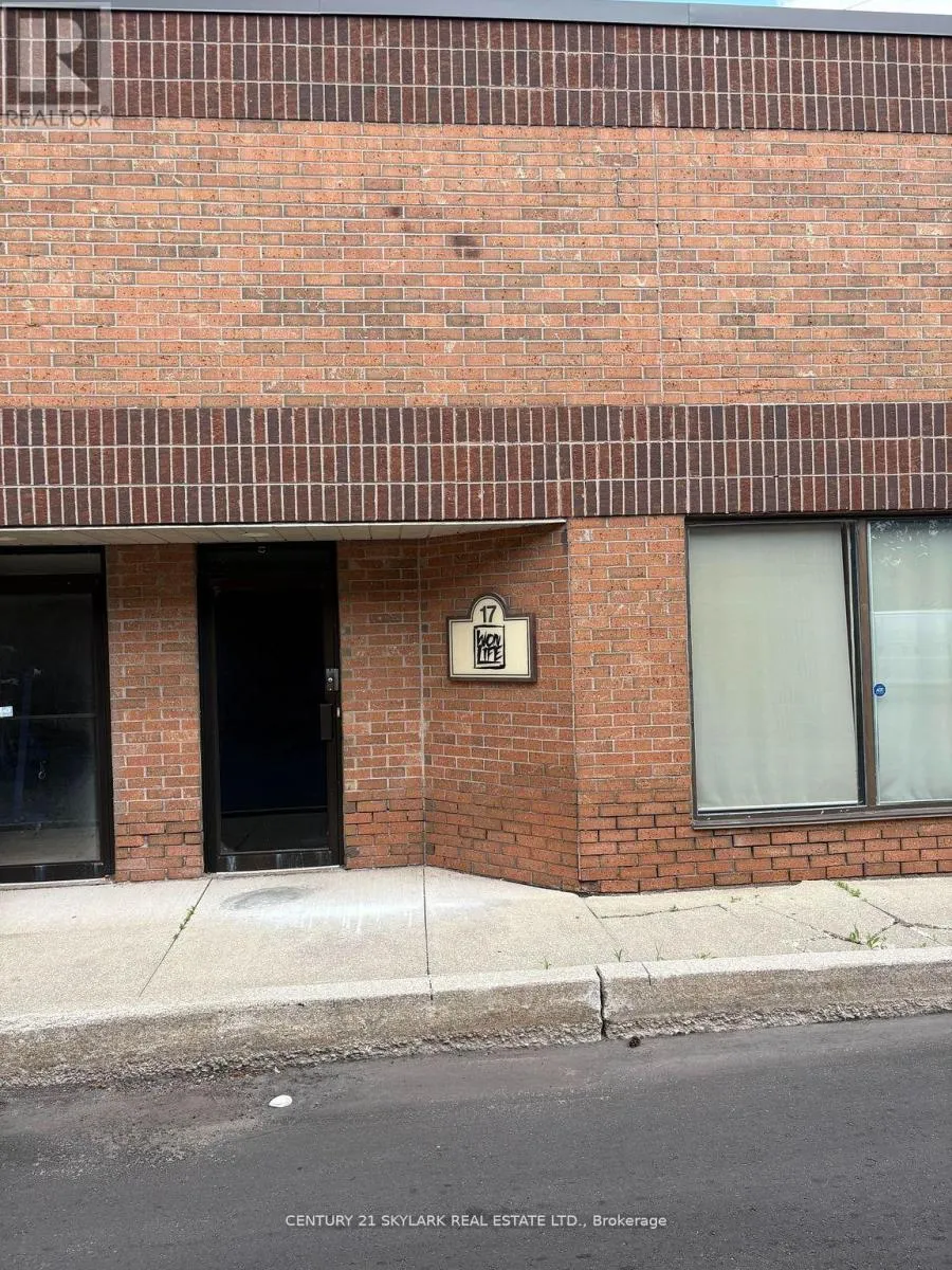 17 - 75 Rosedale Avenue W, Brampton, Ontario L6X 4H4