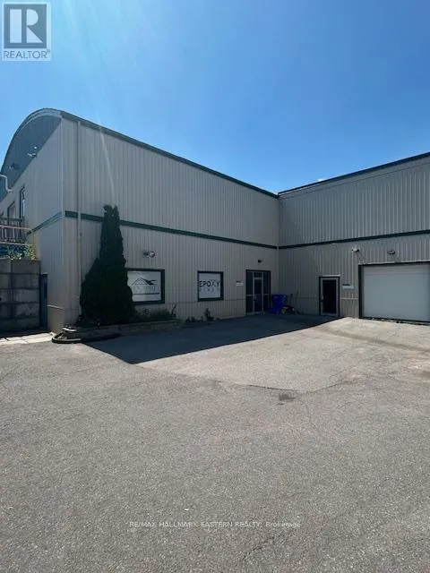 Warehouse for rent: 17 - 910 High Street, Peterborough, Ontario K9J 5R2