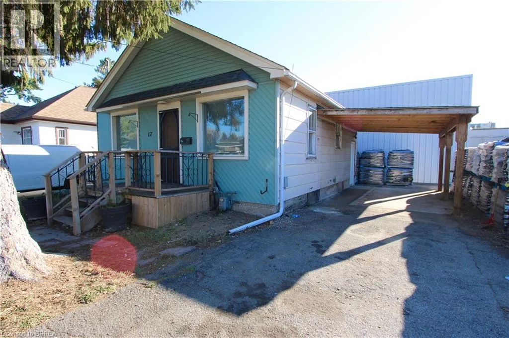 17 Borden Street, Brantford, Ontario N3R 2G8