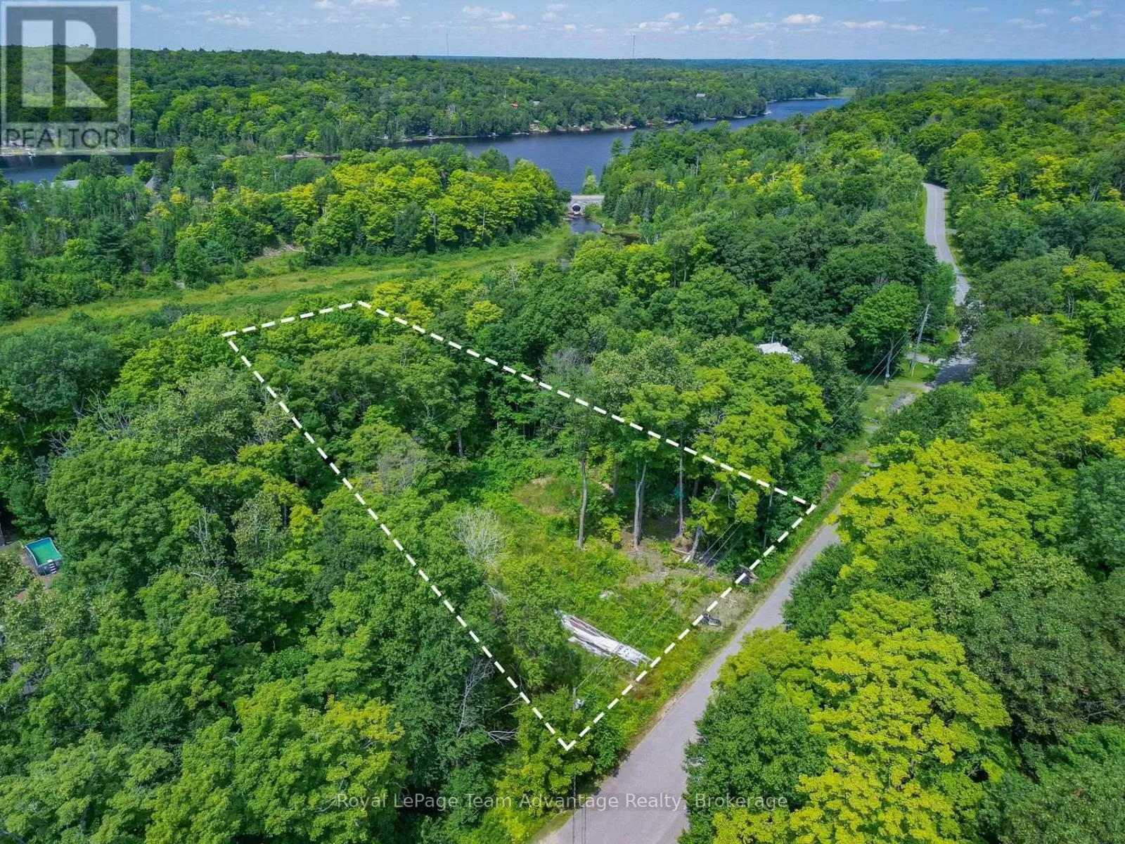 17 Cornflower Road, McDougall, Ontario P2A 2W7