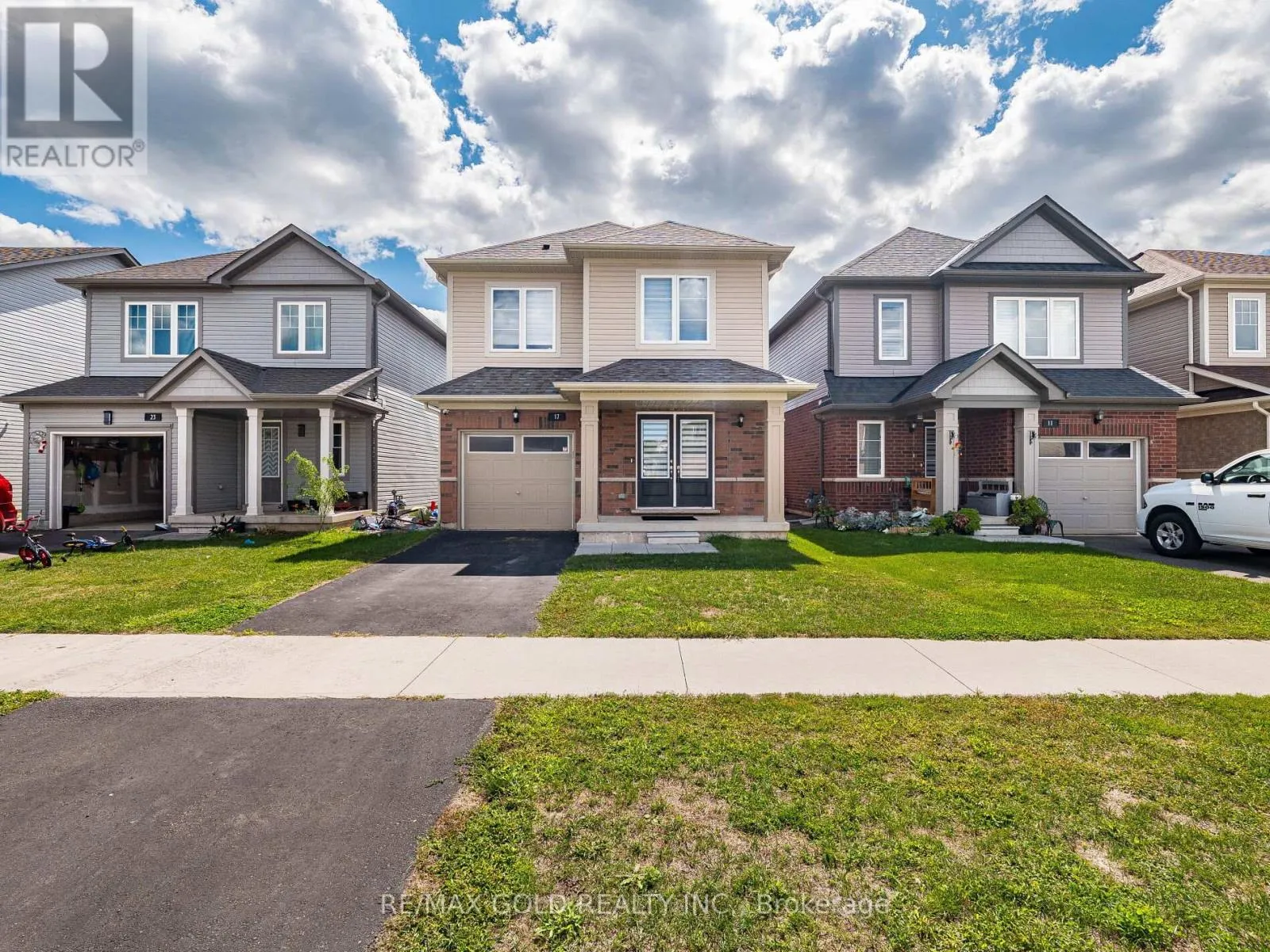 House for rent: 17 Cottonwood Crescent, Welland, Ontario L3B 0J3