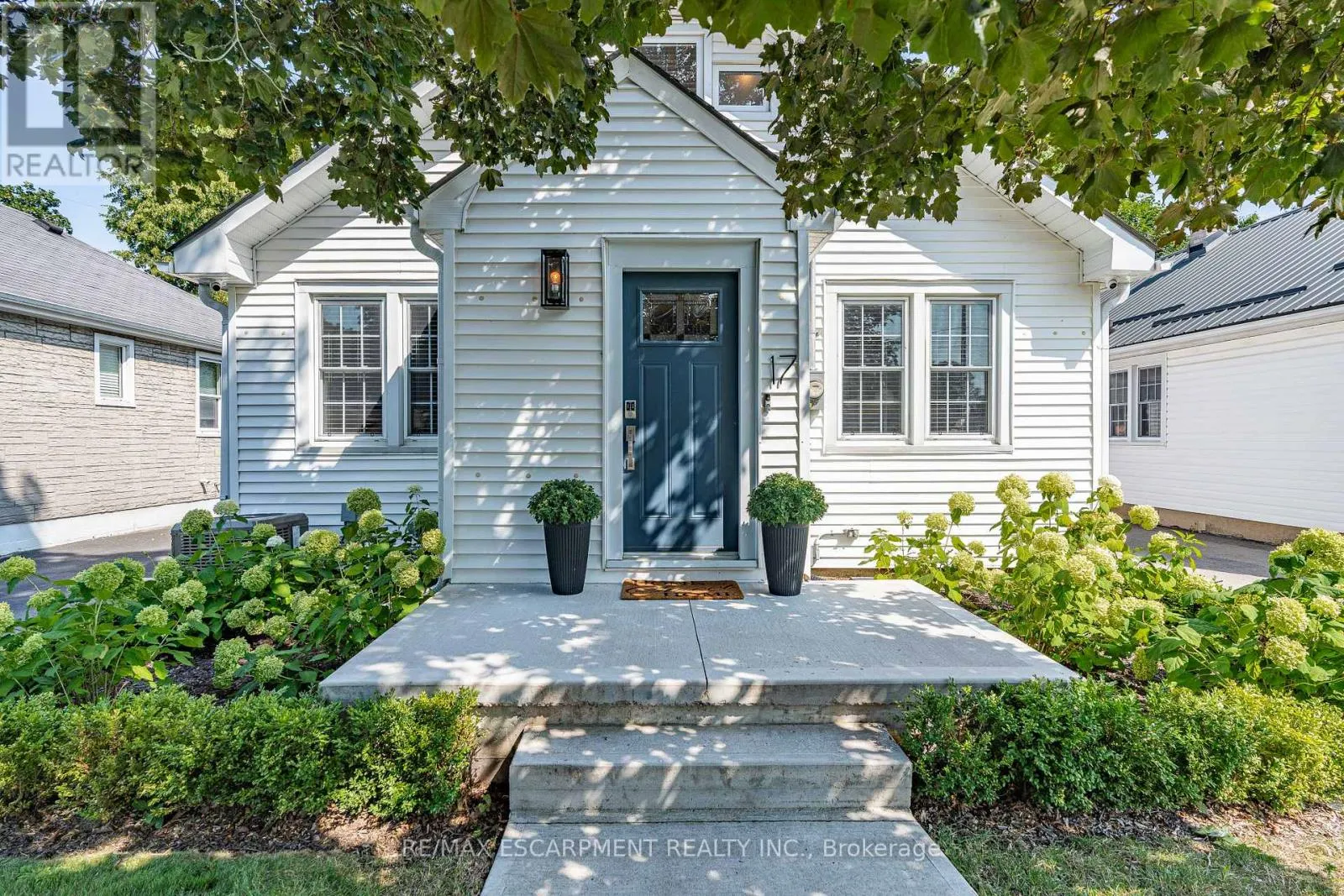 House for rent: 17 Davis Street W, Norfolk, Ontario N3Y 2R2