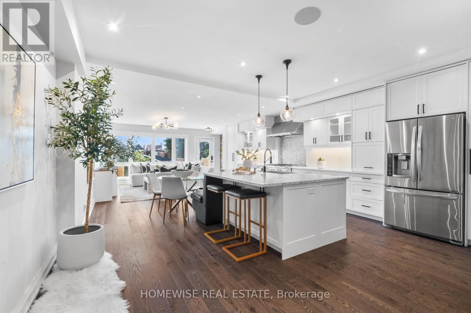 House for rent: 17 Earnscliffe Road, Toronto, Ontario M6E 1J4