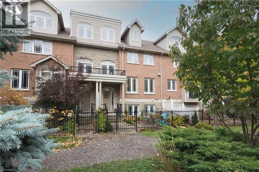 Row / Townhouse for rent: 17 Grosvenor Lane Unit# N/a, Cambridge, Ontario N1R 8N2