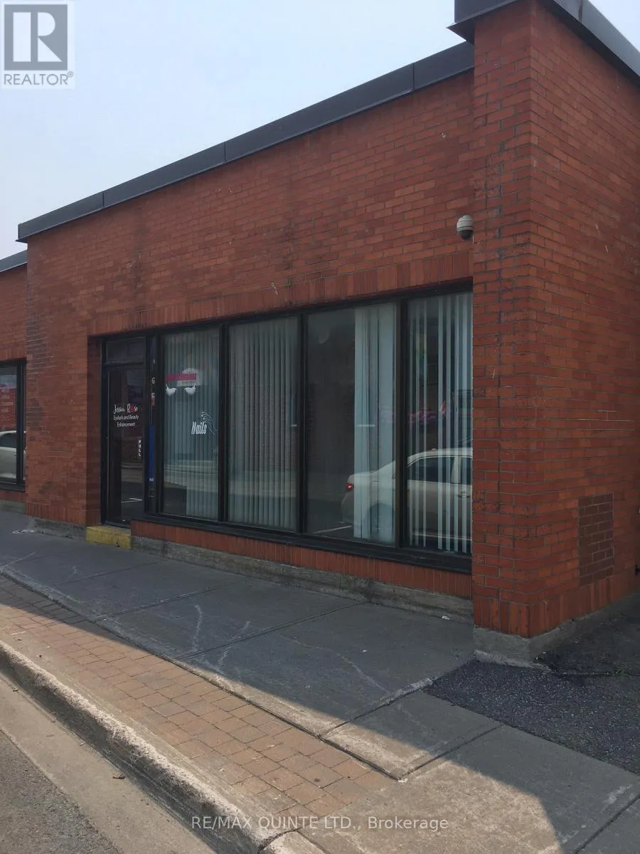 17 King Street, Quinte West, Ontario K8V 3V7