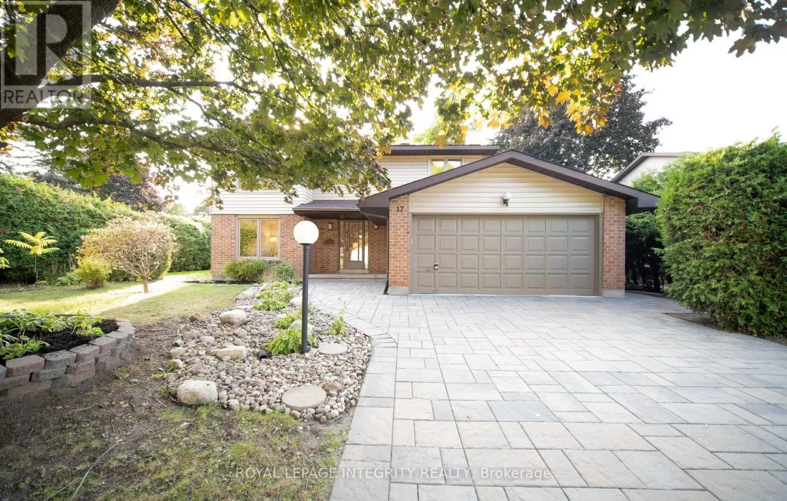 House for rent: 17 Mcclure Crescent, Ottawa, Ontario K2L 2H1