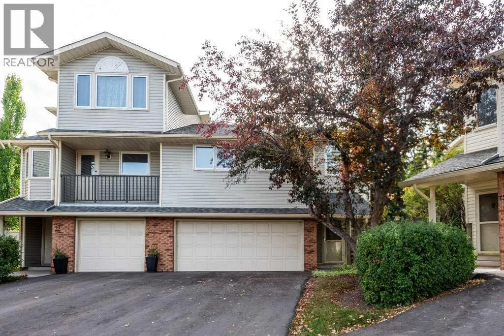 Duplex for rent: 17 Millrise Lane Sw, Calgary, Alberta T2Y 2C3