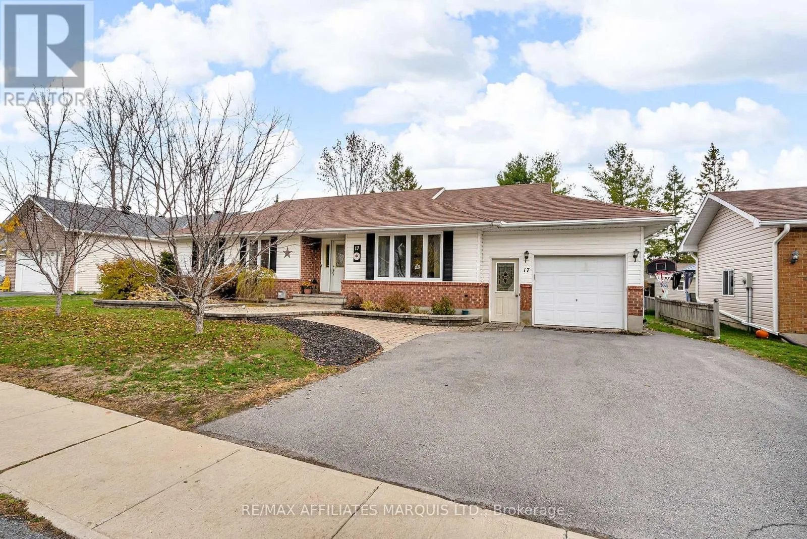 House for rent: 17 Napier Street, South Stormont, Ontario K0C 1M0