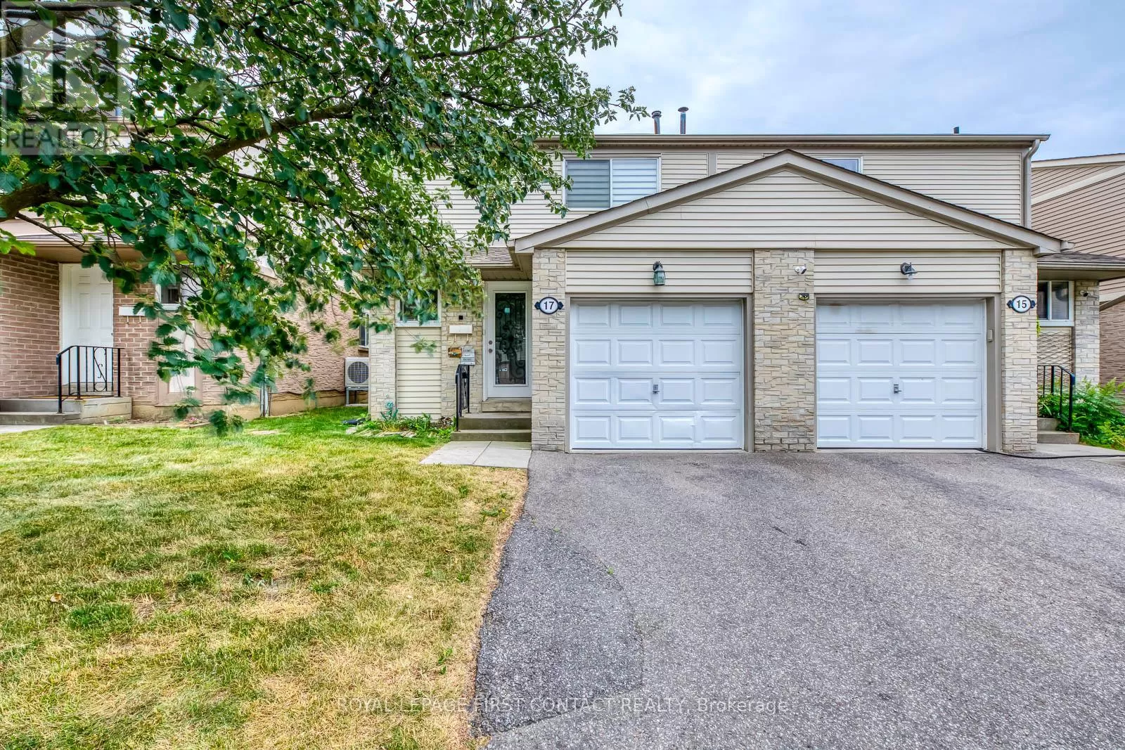 17 New Port Way, Markham, Ontario L3T 5G3
