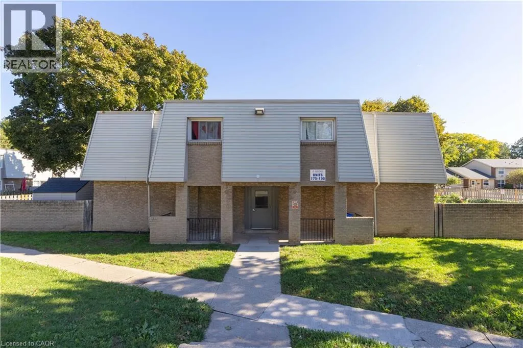 Row / Townhouse for rent: 17 Old Pine Trail Unit# 177, St. Catharines, Ontario L2M 6P9