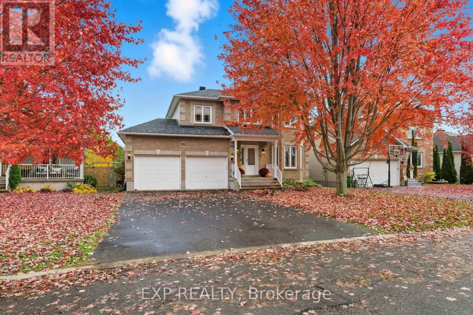 House for rent: 17 Olde Towne Avenue, Russell, Ontario K4R 0A5