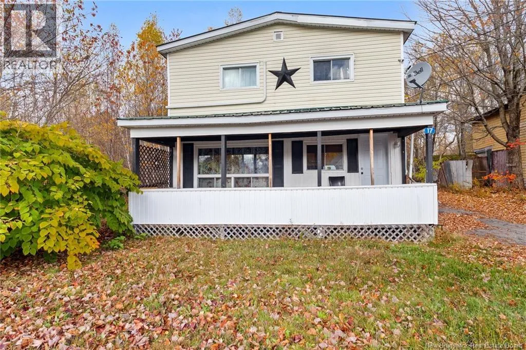 17 Queen Street, Minto, New Brunswick E4B 3P2