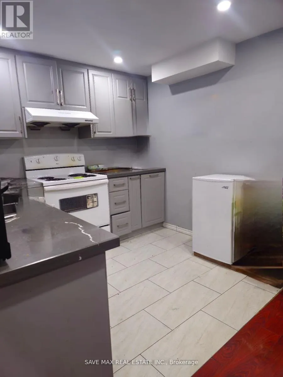 House for rent: 17 Tregate Crescent, Brampton, Ontario L7A 2P3