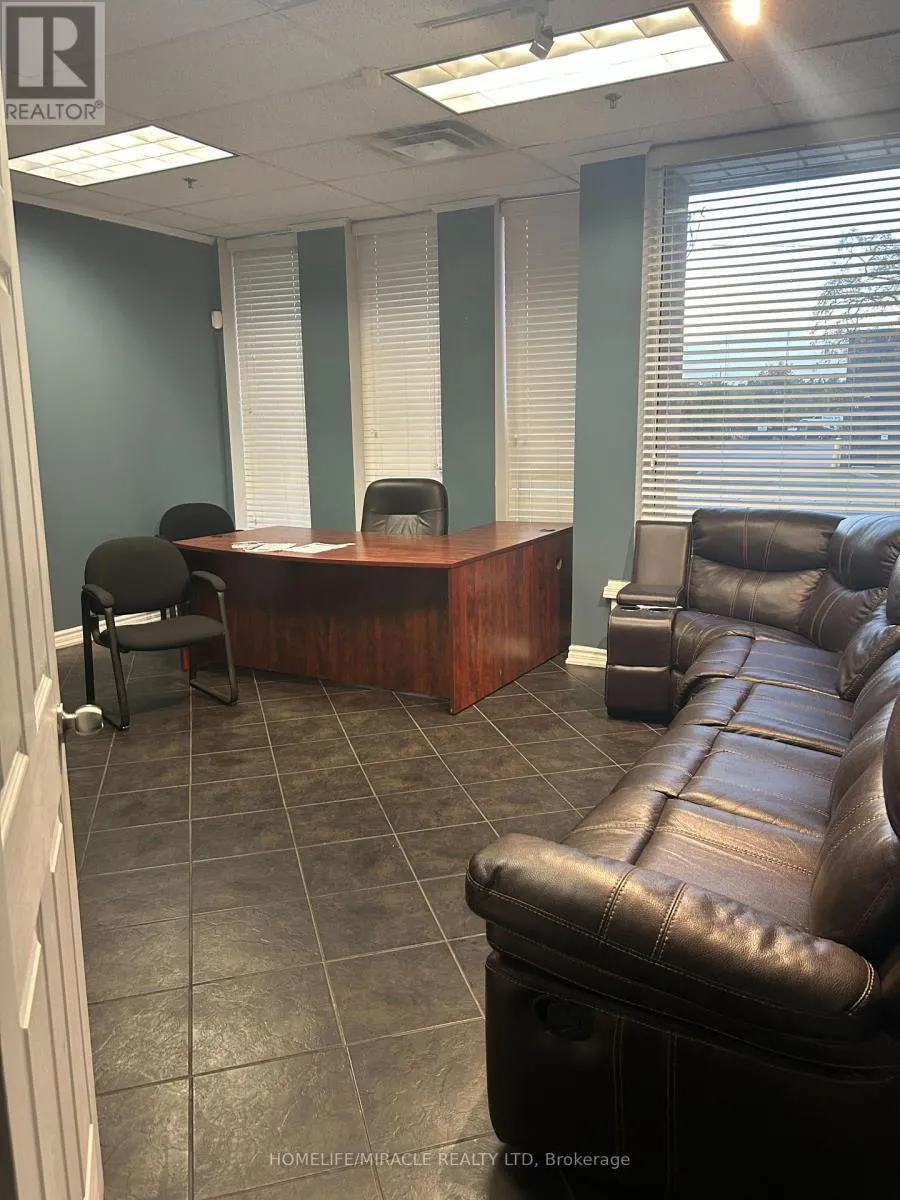 Offices for rent: 1700 Sismet Road, Mississauga, Ontario L4W 1R4