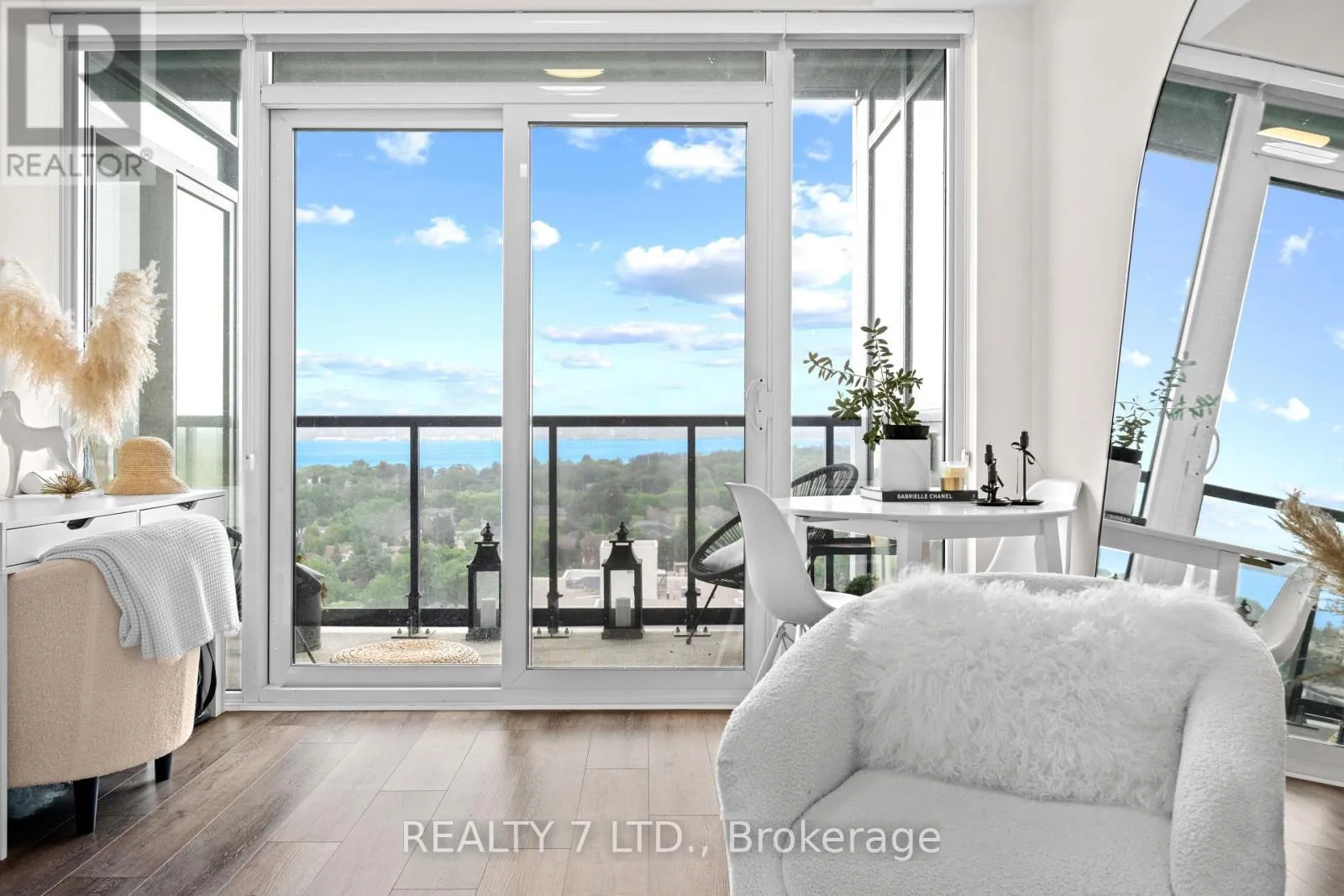 Apartment for rent: 1701 - 500 Brock Avenue N, Burlington, Ontario L7S 0A5