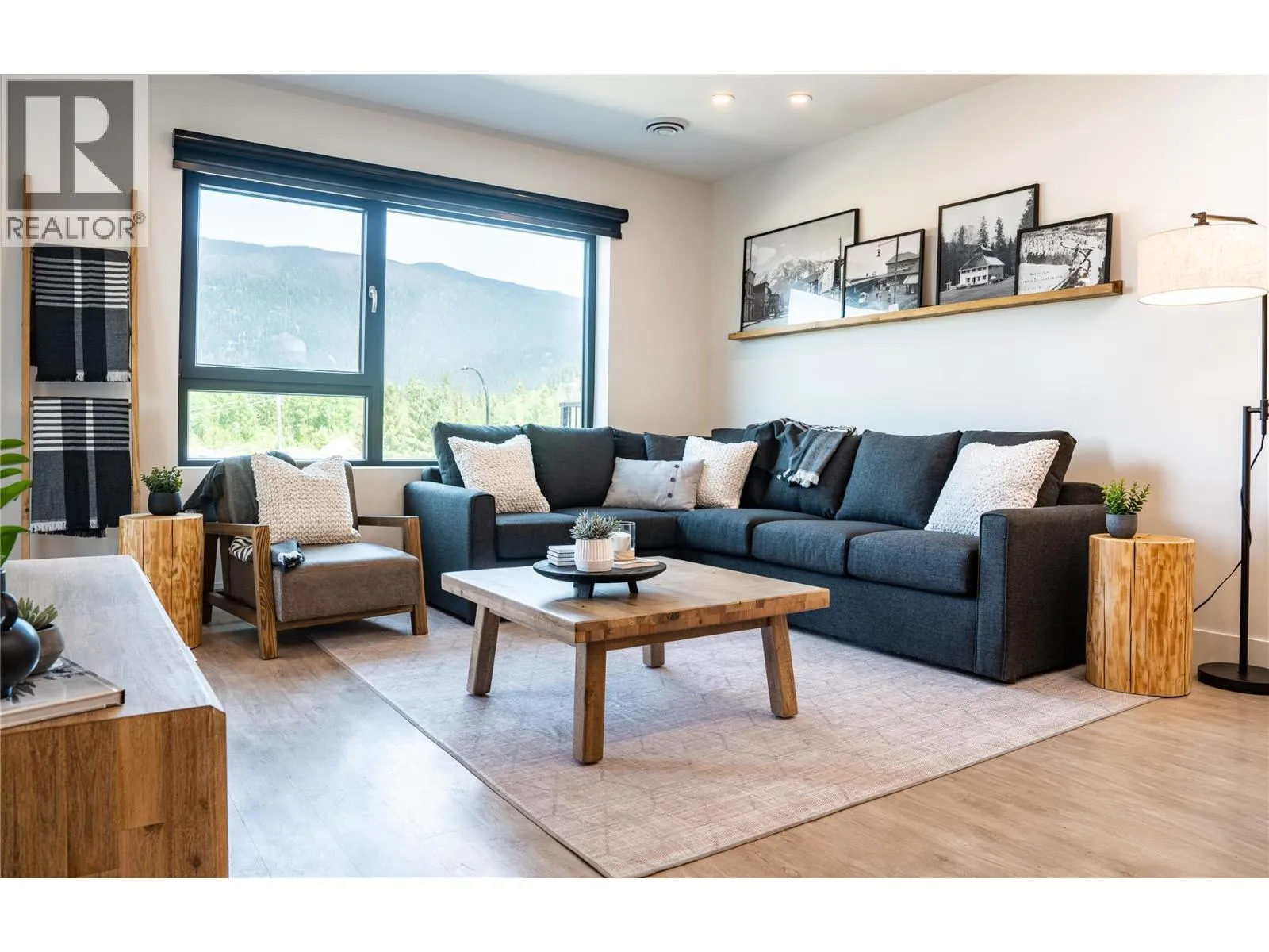 Apartment for rent: 1701 Coursier Avenue Unit# 2206, Revelstoke, British Columbia V0E 2S3