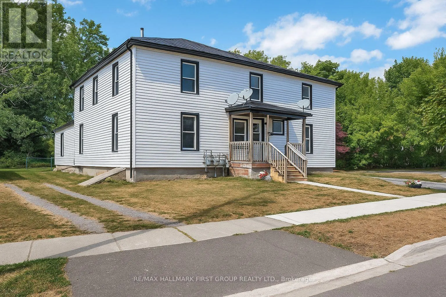 Fourplex for rent: 170-172 Blake Street, Cobourg, Ontario K9A 2K5