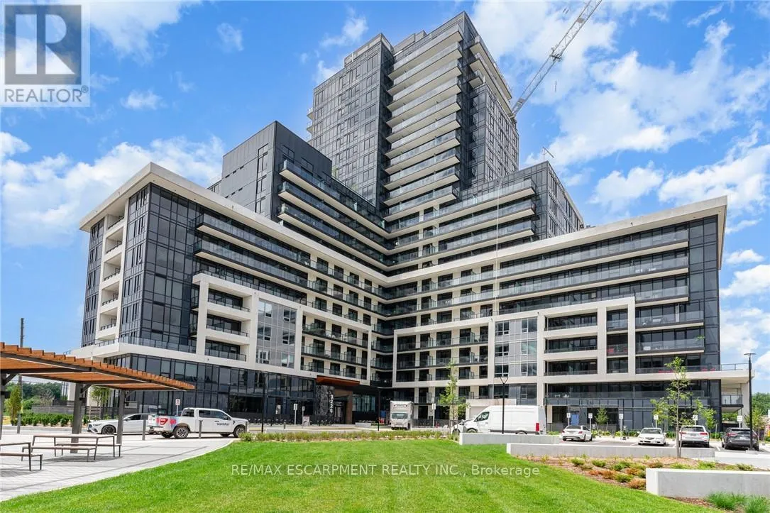1702 - 3220 William Coltson Avenue, Oakville, Ontario L6H 7X9