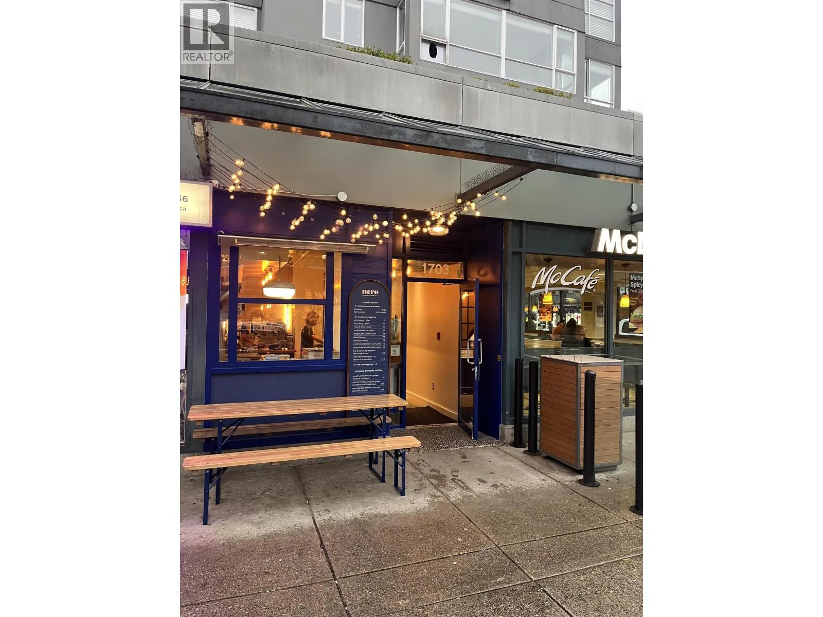 1703 Robson Street, Vancouver, British Columbia V6G 1C8