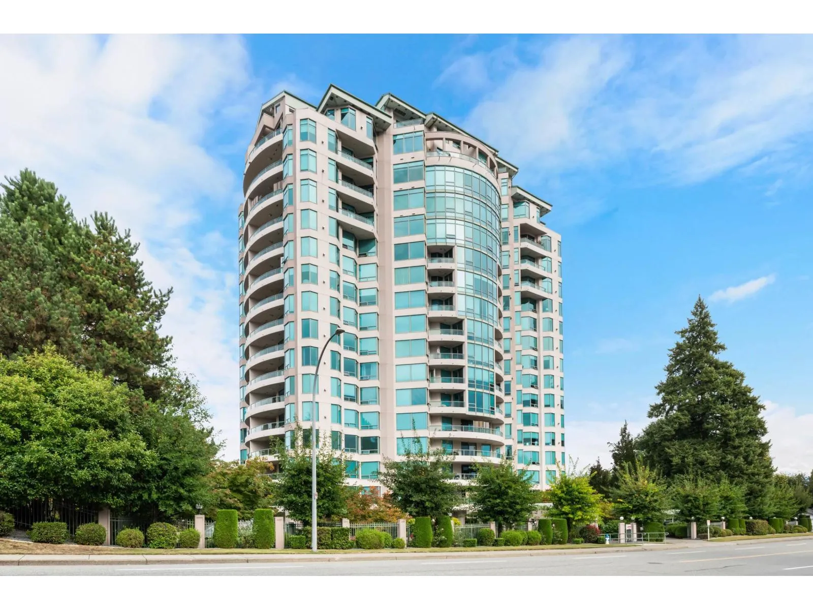 Apartment for rent: 1704 33065 Mill Lake Road, Abbotsford, British Columbia V2S 8E6