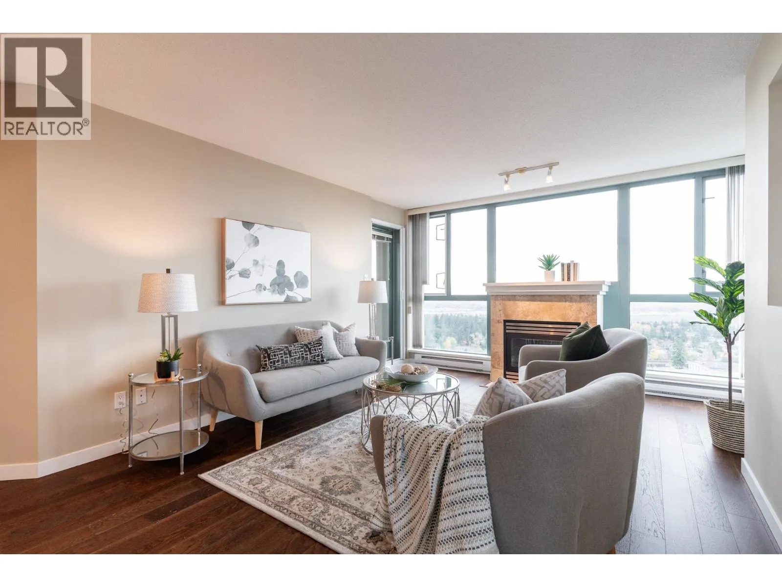 Apartment for rent: 1704 6659 Southoaks Crescent, Burnaby, British Columbia V5E 4M9