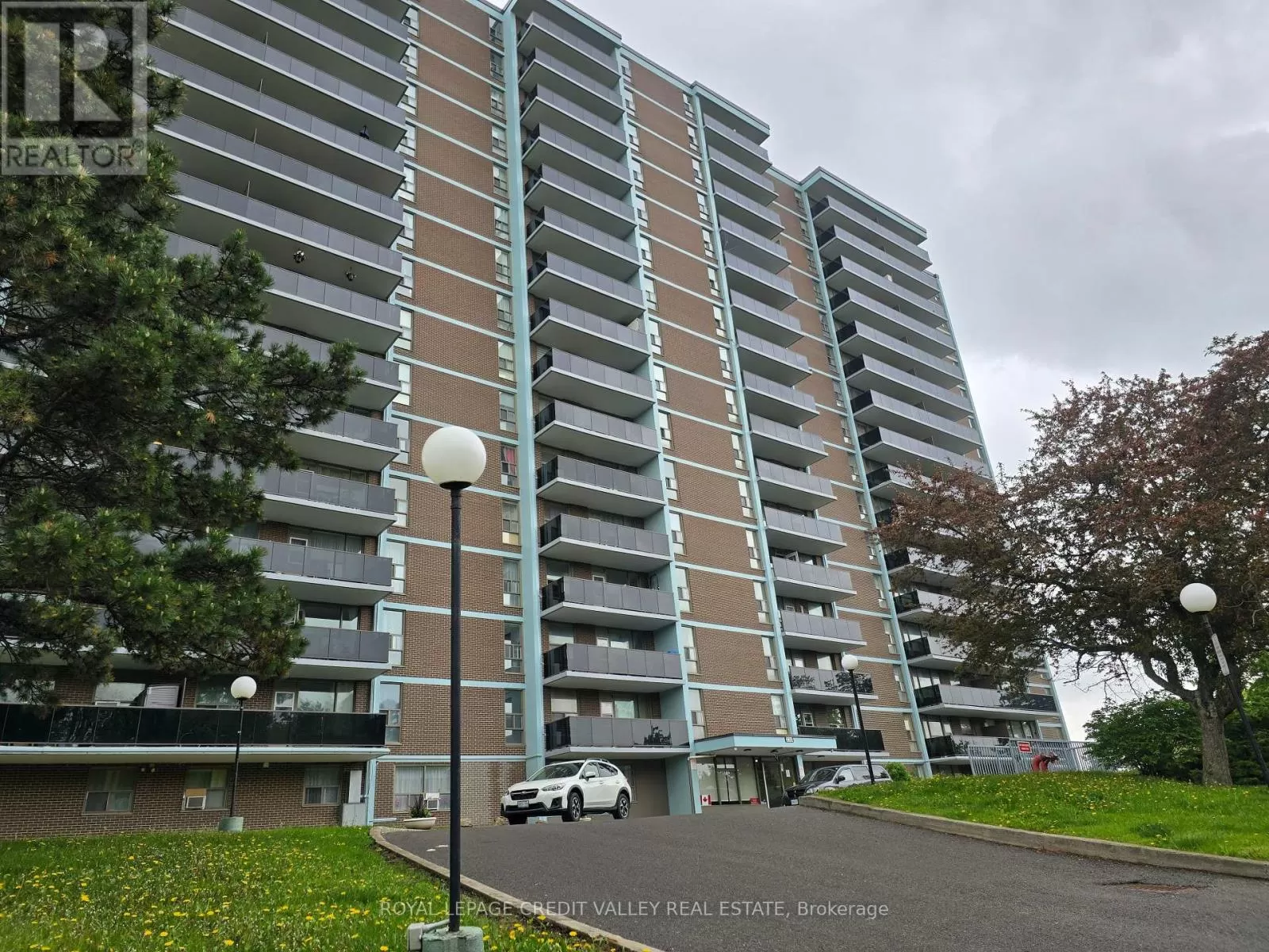 Apartment for rent: 1705 - 235 Grandravine Drive, Toronto, Ontario M3N 1J2