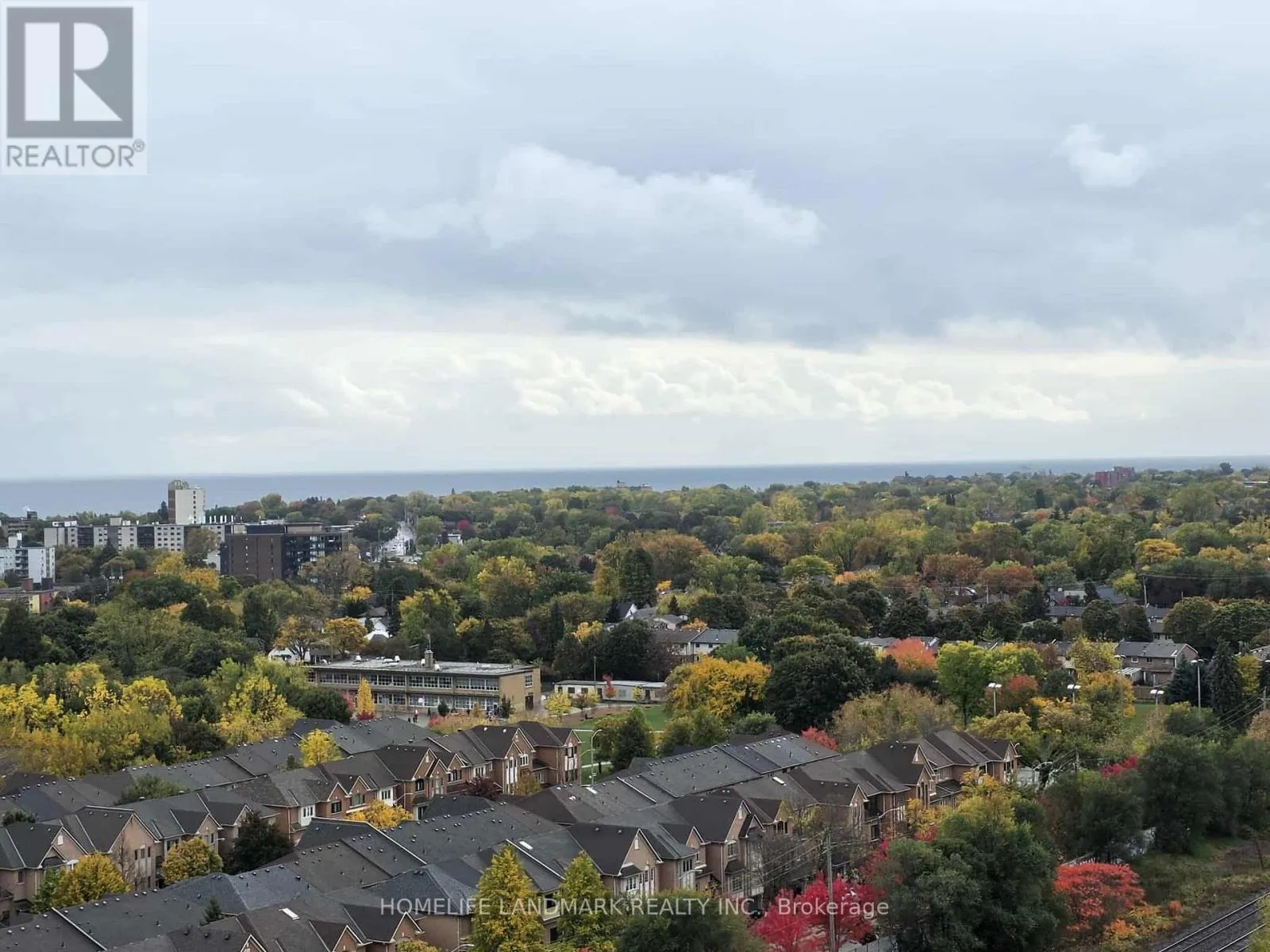 Apartment for rent: 1706 - 155 Legion Road N, Toronto, Ontario M8Y 0A7