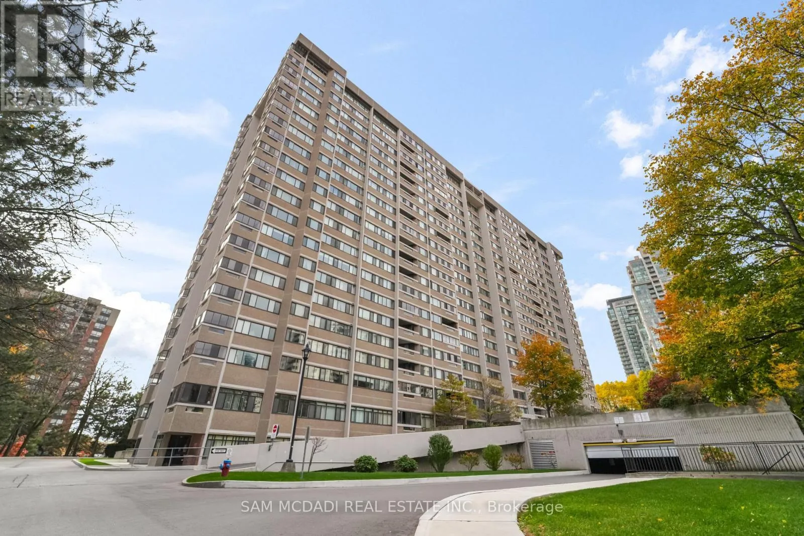 Apartment for rent: 1706 - 50 Elm Drive E, Mississauga, Ontario L5A 3X2