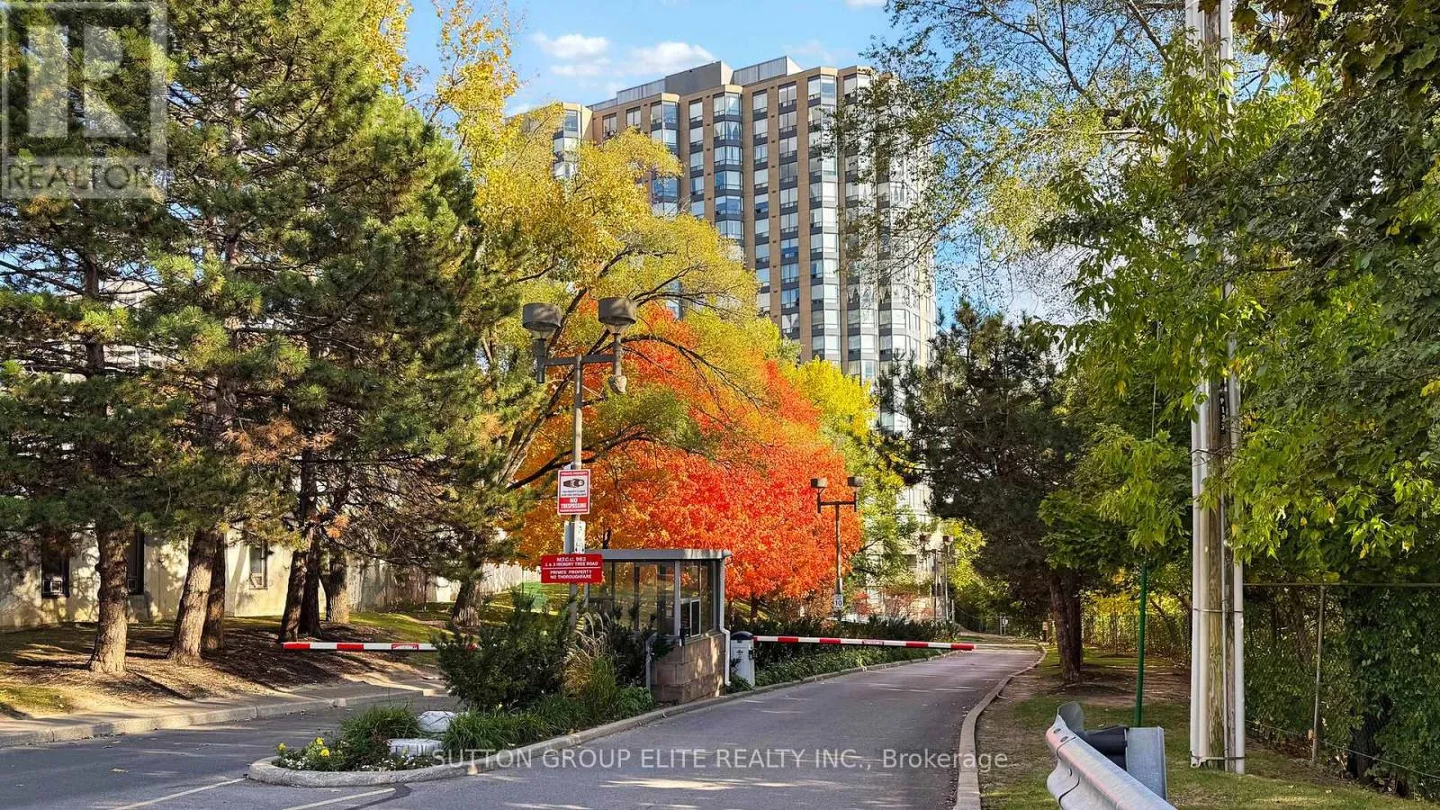 Apartment for rent: 1707 - 3 Hickory Tree Road, Toronto, Ontario M9N 3W5