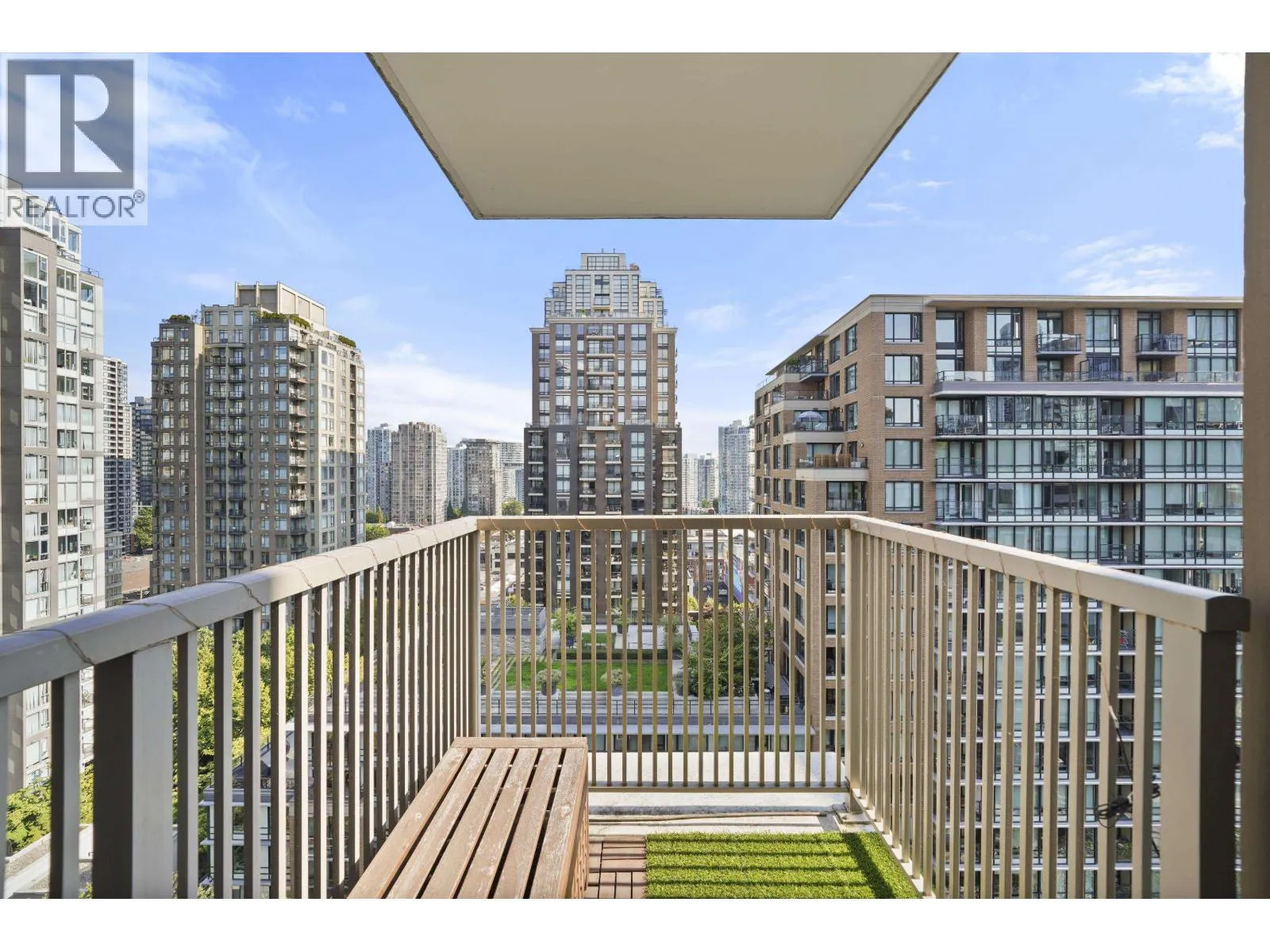 Apartment for rent: 1708 1055 Richards Street, Vancouver, British Columbia V6B 0C2