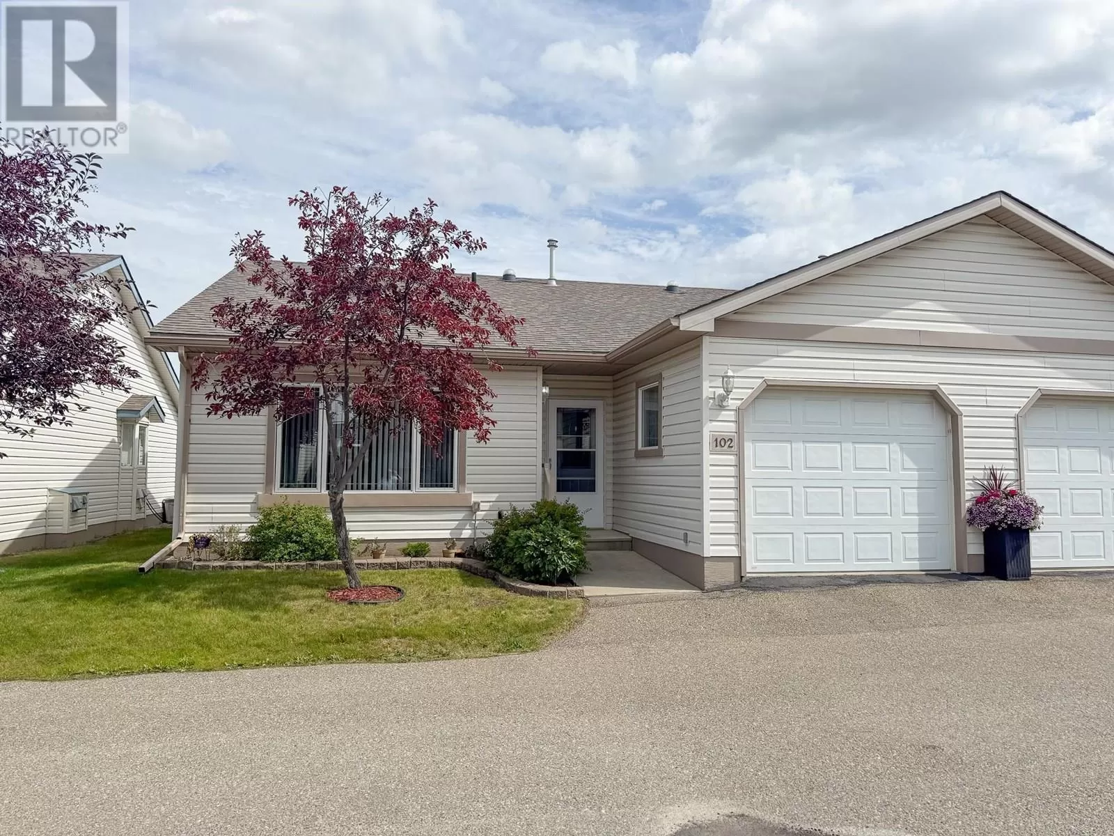 Duplex for rent: 1708 108 Avenue Unit# 102, Dawson Creek, British Columbia V1G 2T7