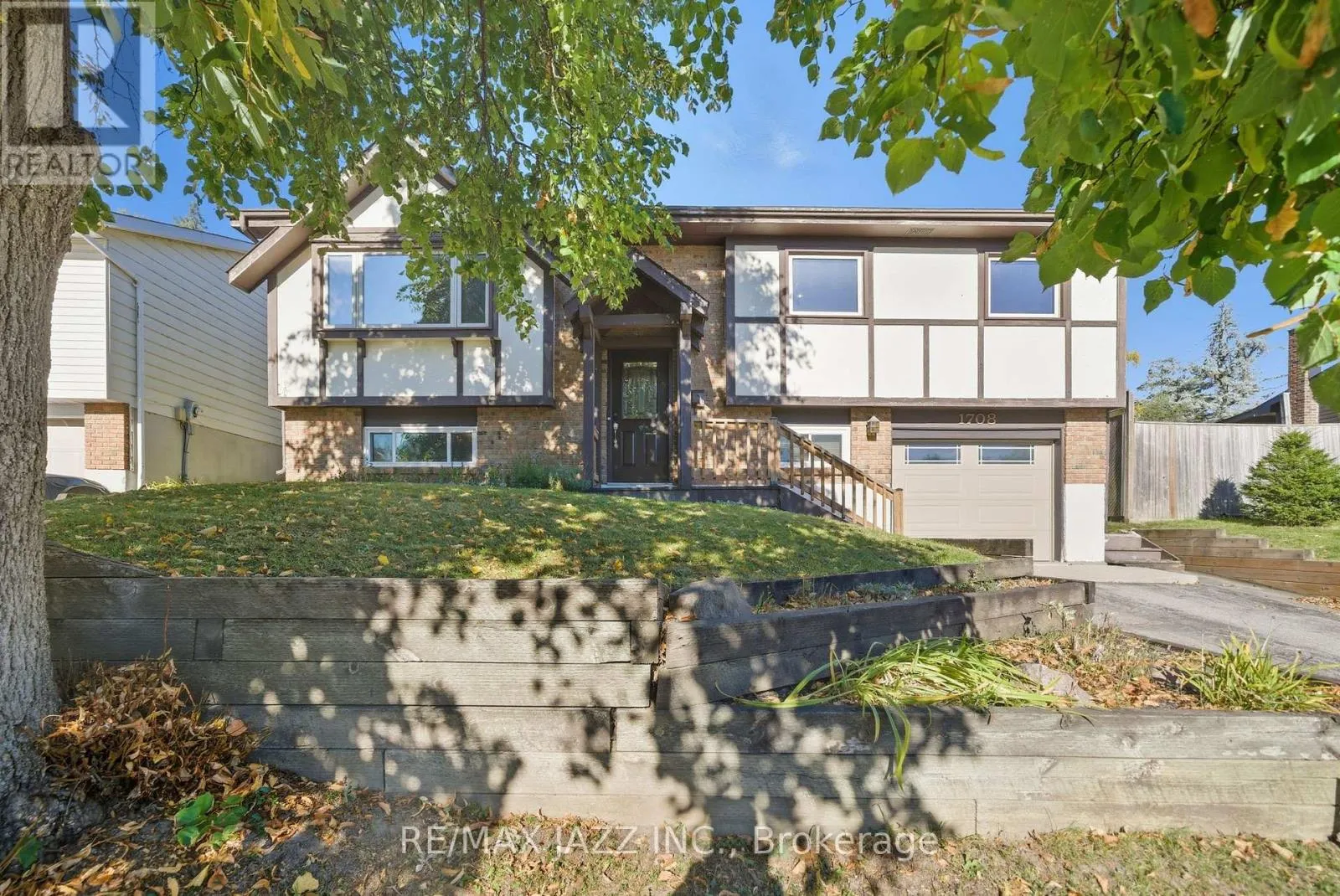 House for rent: 1708 Redwood Drive, Peterborough, Ontario K9K 1M3