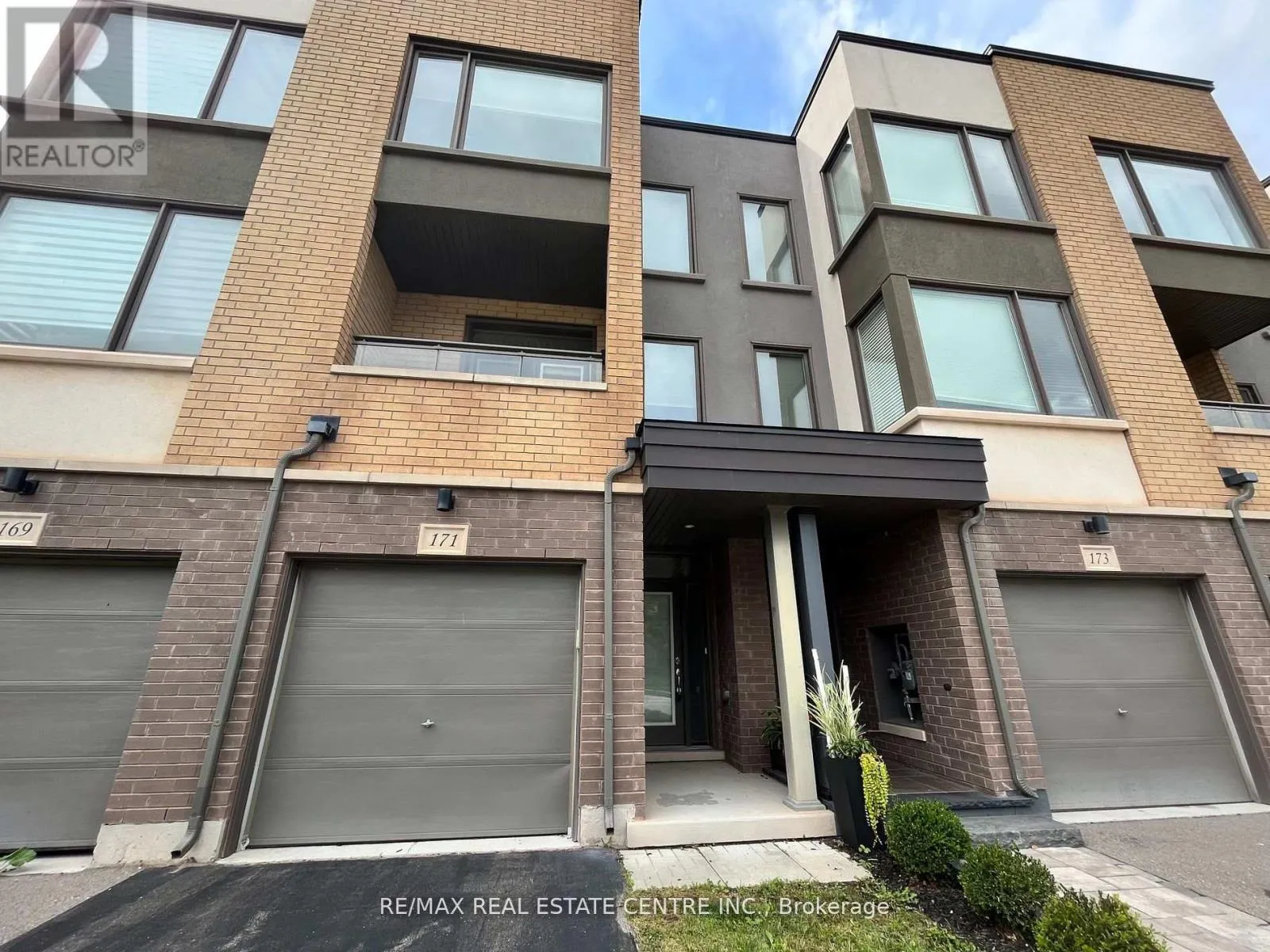 Row / Townhouse for rent: 171 Sabina Drive, Oakville, Ontario L6H 7C3