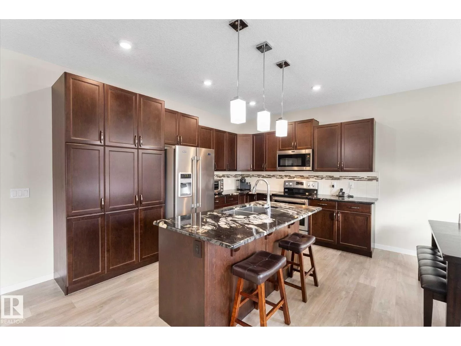 House for rent: 17164 47 St Nw, Edmonton, Alberta T5Y 3P4