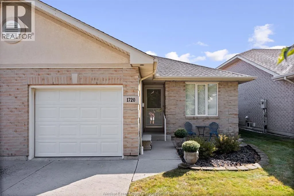 Row / Townhouse for rent: 1720 Kirkland, Windsor, Ontario N8P 1L9