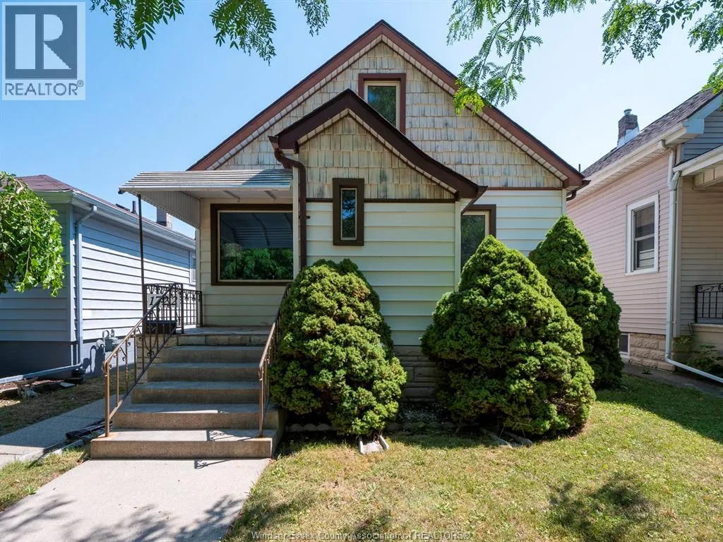 House for rent: 1722 Albert Road, Windsor, Ontario N8Y 3R7