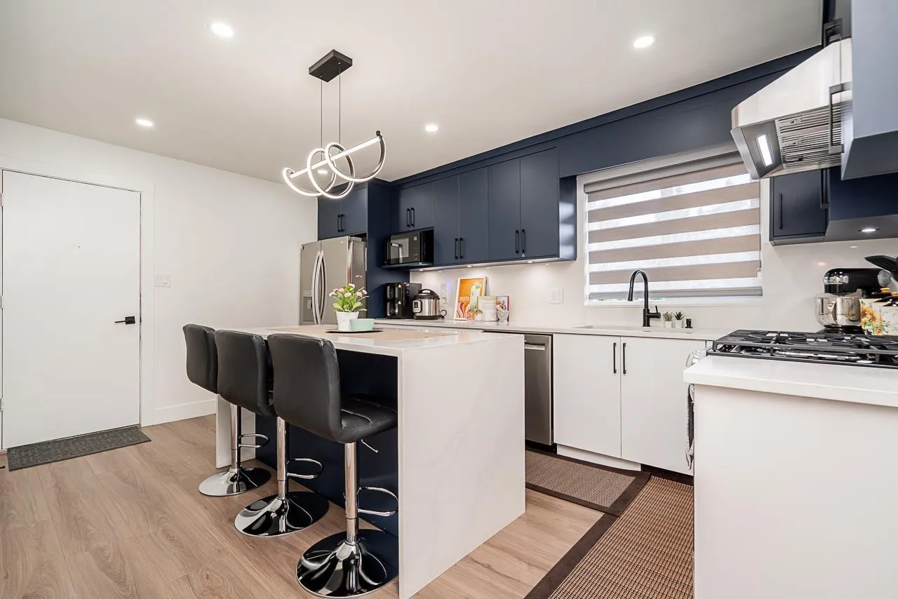 House for rent: 17233 60 Avenue, Surrey, British Columbia V3S 1T7