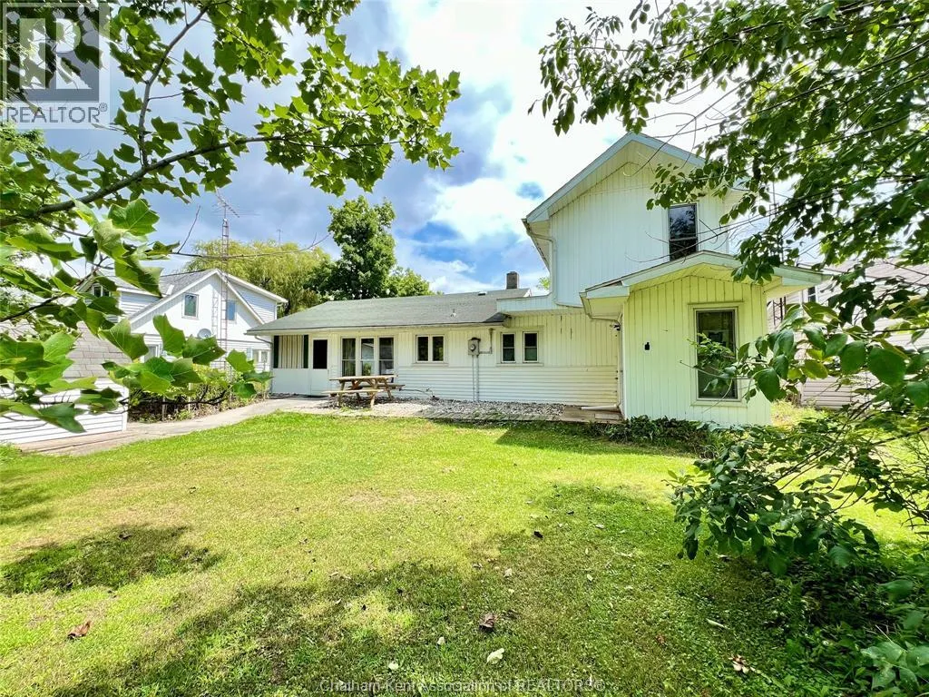 House for rent: 17234 Lakeshore Road, Rondeau Park, Ontario N0P 1X0