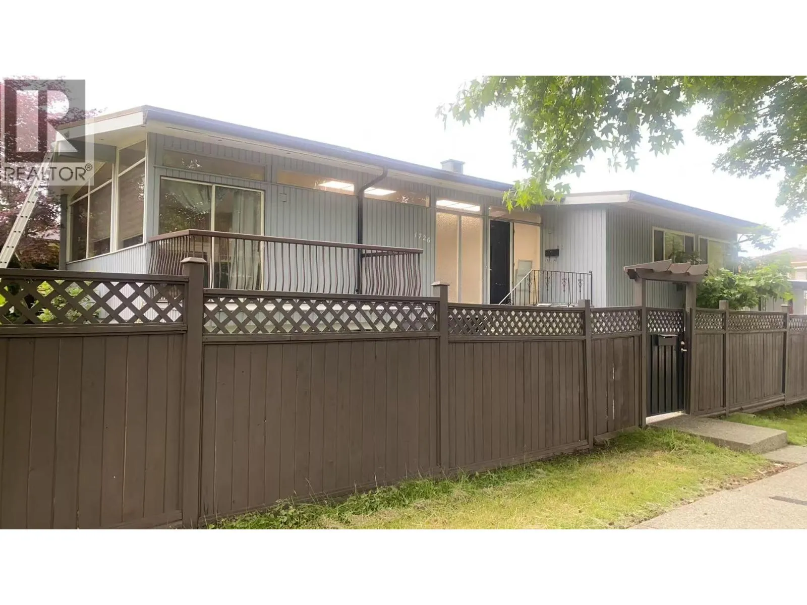 House for rent: 1726 Penticton Street, Vancouver, British Columbia V5M 3B8