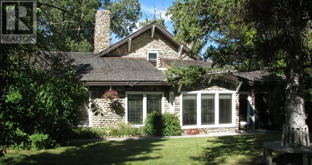 Commercial Mix for rent: 173 7 Avenue W, Cardston, Alberta T0K 0K0