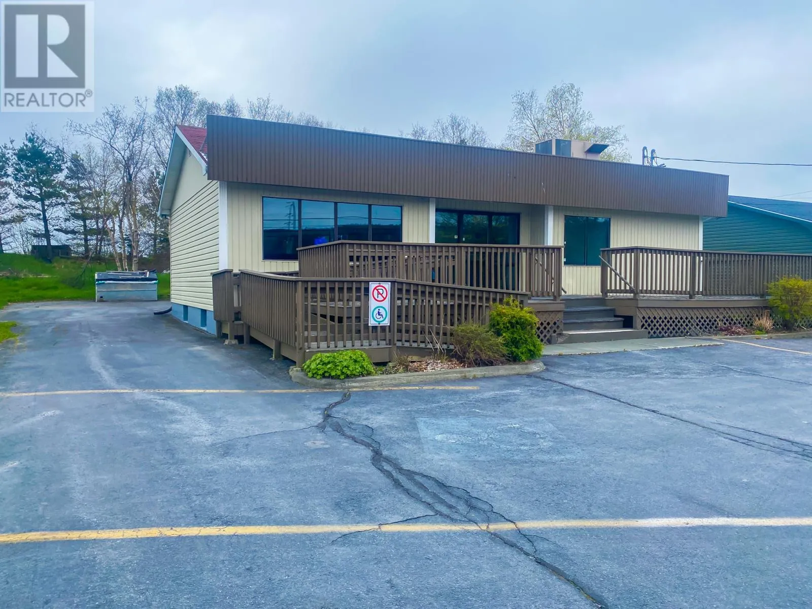 Offices for rent: 173 Conception Bay Highway, Bay Roberts, Newfoundland & Labrador A0A 1G0