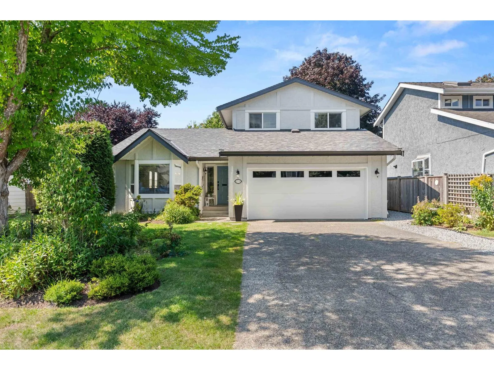 House for rent: 1735 141 A St Street, Surrey, British Columbia V4A 6V1