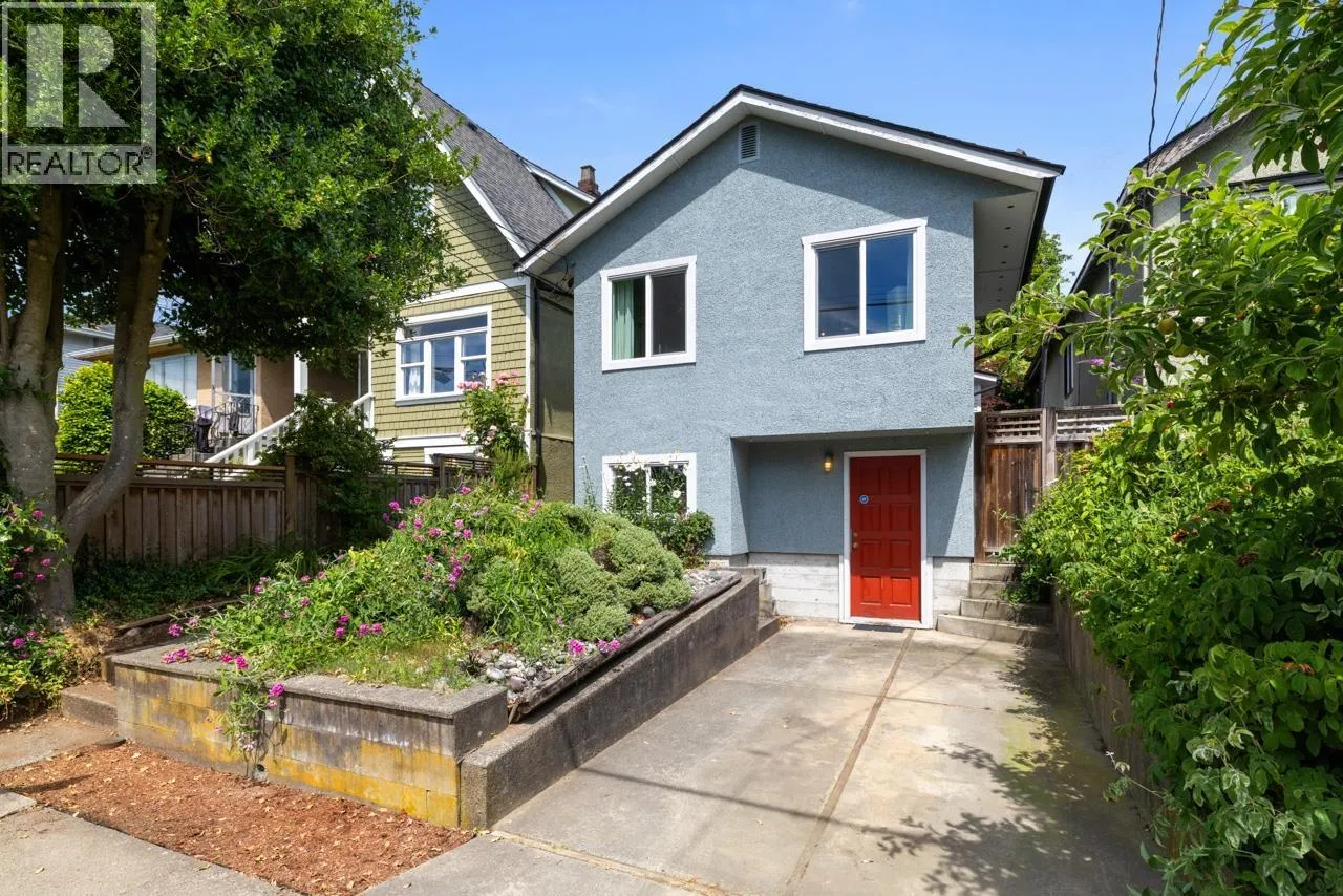 House for rent: 1737 E 5th Avenue, Vancouver, British Columbia V5N 1L9