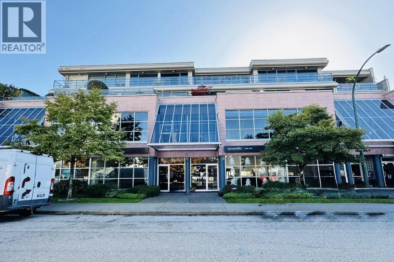 1738 W 2nd Avenue, Vancouver, British Columbia V6J 1H6