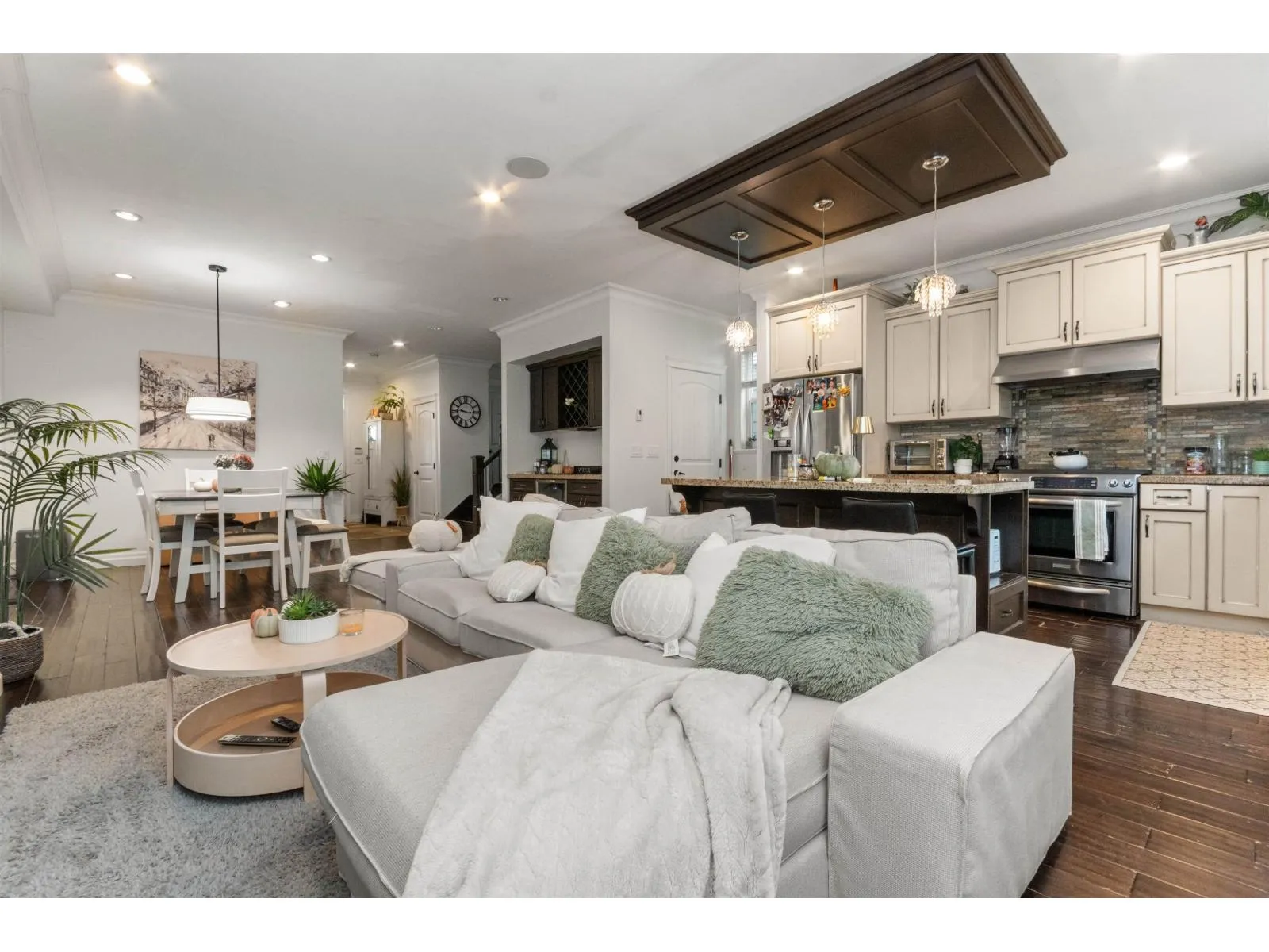 House for rent: 17394 2nd Avenue, Surrey, British Columbia V3Z 9P9