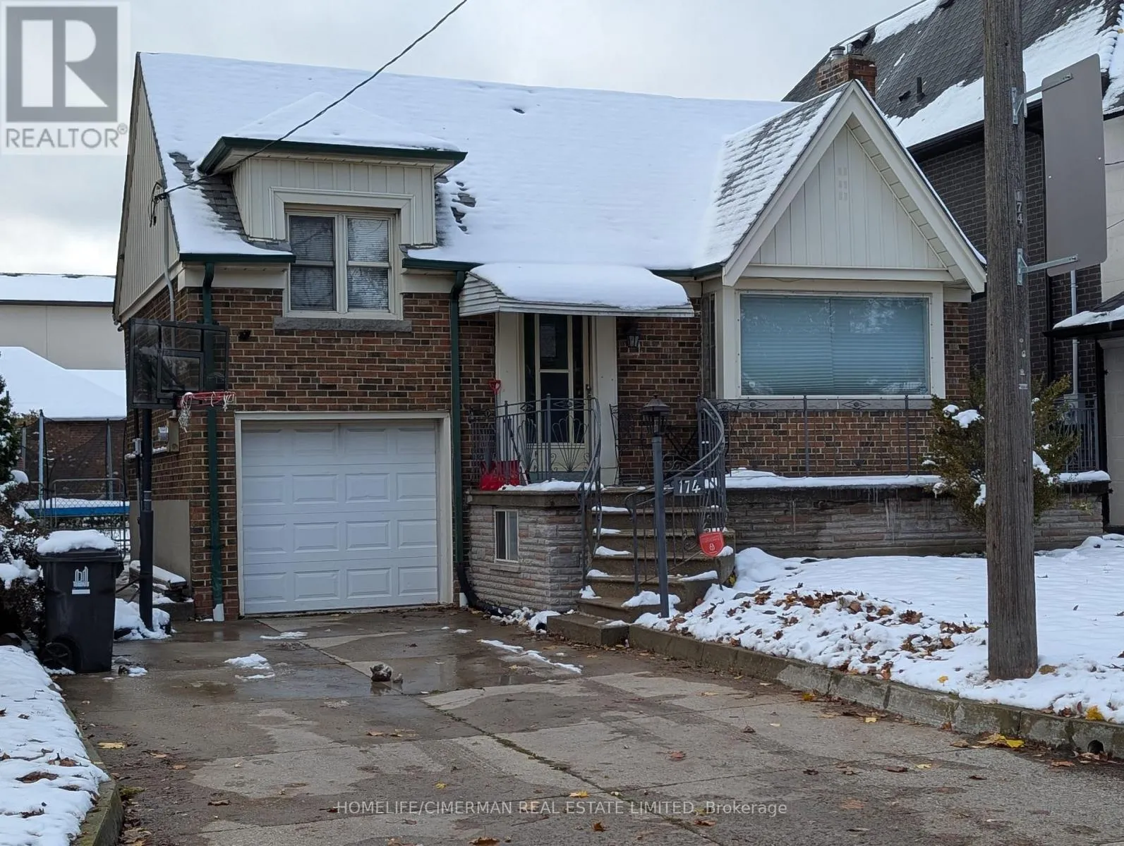 House for rent: 174 Falkirk Street, Toronto, Ontario M5M 4K6